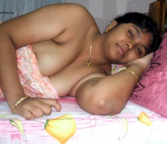 Aunty cleavage images